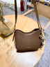 viney牛皮马鞍包包女包新款斜挎包品牌单肩生日礼物送女友老婆 【咖色】高级感实用腋下包 轻奢百搭时尚休闲水桶包 实拍图