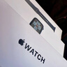Apple Watch SE  智能手表GPS款44毫米午夜色铝金属表壳午夜色运动型表带M/L 健康电话手表MRE93CH/A 实拍图