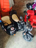 派克奇大号儿童电动摩托车可坐双人侉子车童车三轮车宝宝玩具车可坐大人 烤漆黑12A电瓶+皮座+手拧+喊话器 实拍图