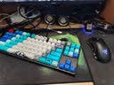 阿米洛（Varmilo） 山巅系列 静电容键盘 办公键盘 游戏键盘 键盘机械 山巅MA87键R2 静电容V2樱花粉轴 实拍图
