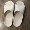 科柔KENROLL防滑拖鞋家居浴室轻薄漏水孔洗澡拖男女小鲨鱼四季凉拖 贝壳灰 39-40 【脚宽/卡码的，建议拍大一码】 实拍图