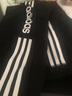 阿迪达斯（adidas）女裤 2026年秋季新款运动裤三条纹直筒香蕉裤时尚垂感弯刀裤子女 针织透气/直筒/主推 L 实拍图