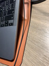 moft笔记本内胆包便携电脑支架包一体便携增高式双角度支架折叠保护套笔记本电脑支撑架托架 焦糖棕 13英寸 实拍图