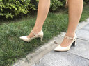 施菲雅欧美牛漆皮尖头高跟鞋女春秋休闲花朵百搭粗跟单鞋一字扣带四季鞋 米色 37 实拍图