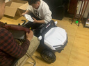 科睿梓儿童电动车四轮越野车遥控玩具车可坐人四驱摇摆宝宝车儿童车 白色 四驱12v电瓶+遥控+软座+蓝牙 实拍图
