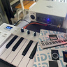 midiplusX8 X6 PRO 半配重MIDI键盘88 61 49键 专业编曲控制器键盘 49键白色X4 MINI【mini琴键】 +踏板 实拍图