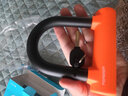 永久（FOREVER） 自行车U型锁电动摩托车单车骑行配件小巧型头盔防盗钥匙轻便电车 S509-橙色【实心钢+硅胶】 实拍图