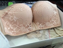 Carey Kay内衣女无肩带隐形内衣聚拢文胸小胸加厚一字肩抹胸胸罩套装女 肤色(旧版偏硬) M /75=34(单品文胸) 实拍图