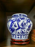 景德镇陶瓷器仿元青花鬼谷子下山罐工艺品客厅摆件家居酒柜玄关书房博古架办公室茶室装饰品瓷瓶艺术品摆设 高白仿元青花鬼谷子下山图罐（配旋转底座+证书） 实拍图