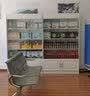 严聚 化妆品展示柜展柜超市货柜货架层架样品柜产品陈列柜精品展示架 暖白色【有玻璃】120*30*200cm 实拍图