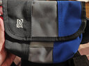 TIMBUK2迷你斜挎包邮差包时尚男包小包手机包送礼斜挎包单肩包女包 枪灰色/富钴蓝 实拍图