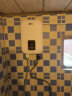 【尾货机】新飞即热式电热水器家用小型淋浴洗澡 速热水器 白色小屏变频恒温 实拍图