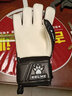 KELME/卡尔美足球守门员手套成人职业防滑缓冲门将手套装备儿童 黑/荧光绿（比赛级带护指） 9 实拍图