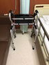 HOEA德国助行器老人带轮带座行走辅助器老年人助步器轻便折叠手推车 带两轮+皮坐板+雪橇脚垫（适合手部无力气的老人） 实拍图