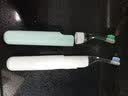 康贝 儿童宝宝电动牙刷 柔软迷你刷头好操作 1-3岁温和低震 口腔清洁 电动牙刷（绿色） 实拍图