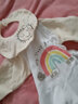 婧麒（JOYNCLEON）【带口水巾】婴儿衣服春秋款新生儿长袖哈衣纯棉连体衣 套头彩虹 66cm 实拍图