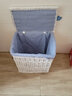 宜然家居 藤编脏衣篮 带盖脏衣服收纳筐脏衣篓洗衣篮 白色筐+蓝白格里布 大号 实拍图