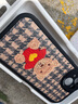 吟悦 适用苹果13/pro/max手机壳 iPhone新款卡通13mini全包镜头防摔网红硅胶皮纹软壳毛衣熊女款 (炫酷黑)红色毛衣熊黑-贈保护膜 苹果13 实拍图