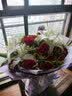薇尼（LVINI）鲜花速递同城红玫瑰百合生日花北京郑州广州上海西安成都重庆南昌 19朵红玫瑰+6朵百合花束 实拍图