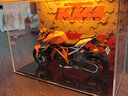 辰望良品摩托车KTM 杜卡迪模型1:12仿真合金机车模收藏摆件生日礼物送男生 KTM超级公爵+背景展示盒 实拍图
