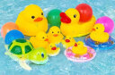 马丁兄弟 婴儿宝宝洗澡玩具礼物小黄鸭海洋球儿童游泳浴缸戏水玩具套装搪胶小鸭子捏捏叫8件套 生日礼物 实拍图