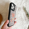 吟悦 适用苹果13/pro/max手机壳 iPhone新款卡通13mini全包镜头防摔网红硅胶皮纹软壳毛衣熊女款 (炫酷黑)毛衣熊黑-贈保护膜 苹果13pro 实拍图