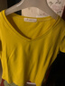 艾路丝婷T恤女新款夏季女装上衣女士短袖V领体恤打底衫 黄色 165/88A/L 实拍图