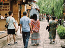 多菲尼森（dophnison）丝巾披肩女夏季围脖护颈防晒围巾春秋款旅游度假生日礼物送女友 红色民族风[190*80cm] 实拍图