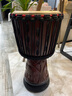美音天使 【6大礼品】非洲鼓儿童初学者丽江演奏山羊皮手鼓乐器 标8英寸-雕刻图案【全套赠品】 实拍图