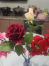 花艺赫家饰仿真花玫瑰花单支 客厅装饰花假花摆件 红色玫瑰花仿真花束摆设花 51厘米绒布珍珠玫酒红【5支】 实拍图
