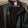 阿迪达斯 （adidas）外套男春季运动休闲立领夹克户外防风运动服 黑/金（薄款） XL  实拍图