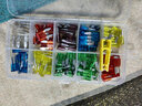 汽车货车用12v24v保险片5a 10a 15a 20a 30a 40a中小号保险丝插片 中号混合装100片 实拍图