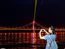 缪色（MiU Se）复古链条发箍宫廷缎面布艺发箍压发卡头箍飘带绑发一体系编发头饰 宫廷蓝飘带发箍GSF-A15-301-21 实拍图