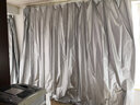 伊帘坊全遮光布窗帘布料成品遮阳布阳台飘窗卧室客厅不透光挡光防晒隔热 精品全遮光双面银【窄带S钩】 宽4.2米*高2.5米 实拍图