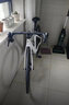 骓特R5pro二代碳纤维公路车全隐藏内走线碟刹弯把变速男女竞赛自行车 RS-24速油碟（铝轮）碳把-白色 54CM（185-190身高） 实拍图