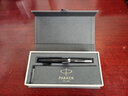 派克（PARKER）高端钢笔 高档商务送礼生日礼物轻奢礼品 卓尔磨砂黑白夹墨水笔 实拍图