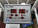 康巴丝（Compas） 康巴丝数码LED万年历 客厅卧室挂钟座钟夜光方形电子钟表时钟 238银色（26*19厘米） 实拍图