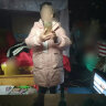 鸭鸭（YAYA）【佟丽娅同款】羽绒服女2023年新品长款连帽韩版时尚休闲冬外套YZ 豆沙绿色 S 晒单实拍图
