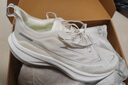 特步【2000公里二代】跑鞋男两千公里耐磨回弹跑鞋体考竞训女跑步鞋 银色/帆白 男-建议拍小半码 42 实拍图