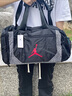 耐克NIKE单肩包中性旅行包桶包JORDAN休闲包FB1757-010正黑中 实拍图