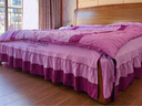 星晨（XING CHEN）版简约床上用品四件套纯棉全棉床裙款防滑床罩被单被套 罗马巨风紫色四件套 1.8m床（200*230cm被套） 实拍图
