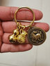 众福缘黄铜葫芦钥匙扣挂件黄铜钱袋汽车钥匙扣一叶生财挂饰貔貅生肖挂件 钱袋+实心小葫芦+福币生肖【虎】 实拍图