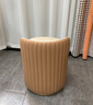 百裕达 轻奢卧室化妆凳梳妆台凳子家用小圆凳沙发矮凳网红ins带靠背椅子 米灰色皮革-撞色靠背矮凳 实拍图