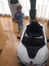 贝瑞佳（BeRica）宝马I8授权婴儿童电动车遥控汽车小孩玩具车可坐人宝宝摇摆四轮 白色四驱摇摆+遥控+发泡轮皮座 实拍图