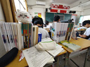 【开学必备】三年二班 励志文字书立伸缩大号简约阅读立书架书夹学生用桌面书本收纳折叠简易书挡板 相信自己-牛奶白 实拍图
