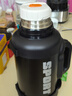琪虎316不锈钢保温杯大容量户外便携车载旅行壶家用保温壶保温48小时 黑色（钢内盖+弹跳盖） 2.5L 5斤水 实拍图