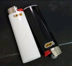 比克（BIC）打火机 J3(黑白色)纤细系列一次性打火机 法国品牌砂轮气体火机 J3 黑色白色各25支/托盘- 50支 实拍图