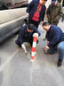 钢管警示柱镀锌红白交通固定防撞柱路障柱隔离防撞杆挡车固定立柱防撞柱 固定款镀锌立柱89*750*2.0 红白贴膜 实拍图