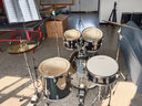克罗恩顿（ATKOROSKA）架子鼓成人初学者儿童专业考级爵士鼓打击乐器考试专用不扰民 亮黑色5鼓3镲【初学首选】 实拍图