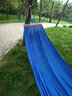 悠度冰丝吊床防侧翻户外露营荡秋千室内外透气网床成人儿童吊椅摇床 蓝色双人木棍款+可背负收纳袋 实拍图